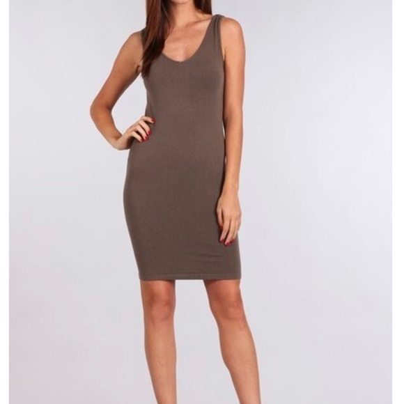 Super comfortable M-Rena tank dress - Picture 6 of 10